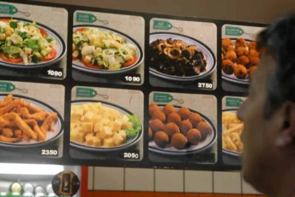 Mais de 70% dos trabalhadores veem alimentos ultraprocessados como risco à saúde, aponta pesquisa internacional