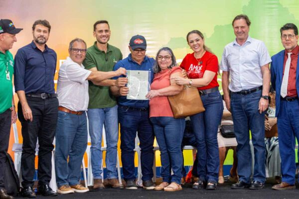 Cláudia de Jesus destaca entrega de mais de 700 títulos de terra e regularização fundiária em Ji-Paraná