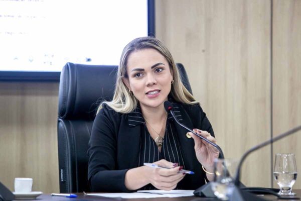 Ji-Paraná recebe R$ 140 mil para compra de veículo da saúde com emenda de Cláudia de Jesus