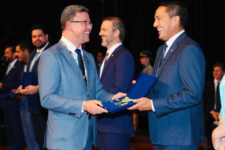 Deputado Eyder Brasil recebe Medalha Marechal Rondon concedida pelo Governo de Rondônia