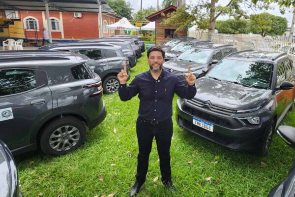 Delegado Camargo destina R$ 4,3 milhões e garante entrega de 38 veículos para APAEs em Rondônia