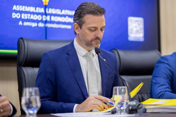 Delegado Lucas propõe reduzir nota mínima em concurso da Seduc-RO para ampliar número de classificados