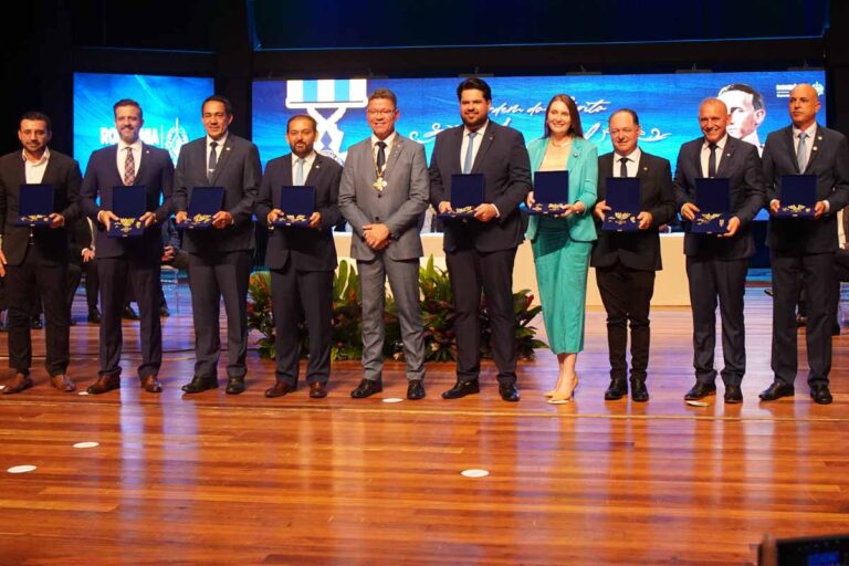 Governador Marcos Rocha concede Medalha do Mérito Marechal Rondon a deputados estaduais em Porto Velho