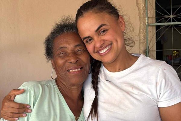 Deputada Dra. Taíssa participa de celebração do Dia da Mulher com idosas em Guajará-Mirim