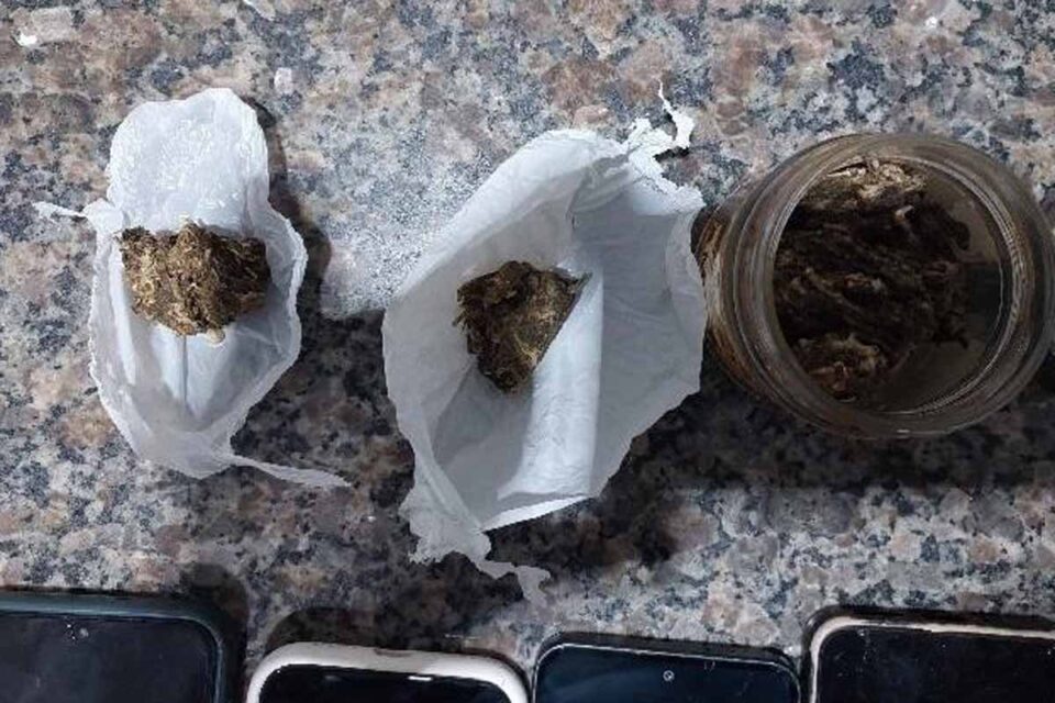 <div style="
                font-size: 18px;
                font-weight: bold;
                color: #0073aa;
                margin-bottom: 5px;
                text-transform: uppercase;
            ">APREENSÃO DE DROGAS</div>Ação da Polícia Militar em Cacoal resulta na apreensão de drogas e condução de suspeito por possível tráfico