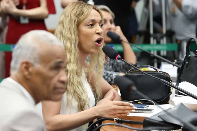 MPF move ação e pede R$ 10 milhões contra Ratinho e SBT por falas sobre deputada Erika Hilton