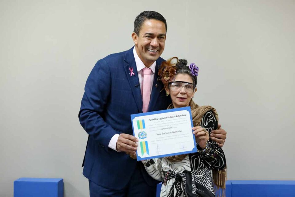 <div style="
                font-size: 18px;
                font-weight: bold;
                color: #0073aa;
                margin-bottom: 5px;
                text-transform: uppercase;
            ">HOMENAGEM A MULHERES</div>Deputado Eyder Brasil promove evento “Mulheres Relevantes” em Ariquemes para homenagear lideranças femininas