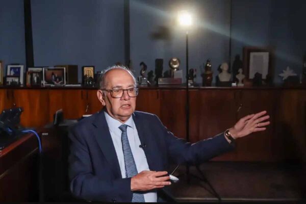 Ministros do STF classificam como criminoso vazamento de mensagens de Daniel Vorcaro durante análise da CPMI do INSS