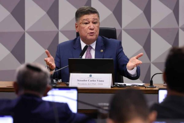 Presidente da CPMI do INSS ameaça condução coercitiva após ausência de convocados em depoimentos