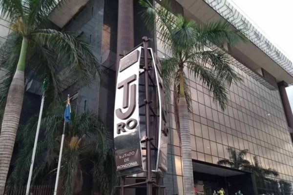 Justiça bloqueia R$ 325 mil do Estado de Rondônia para custear cirurgia de Parkinson em Pimenta Bueno