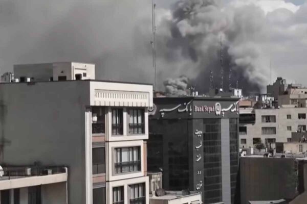 Conflito entre EUA, Israel e Irã deixa mais de 200 mortos e inclui morte de líderes iranianos