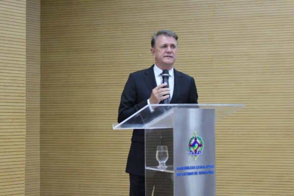 Deputado Luizinho Goebel destina R$ 100 mil para ações de castração e tratamento de animais em Vilhena