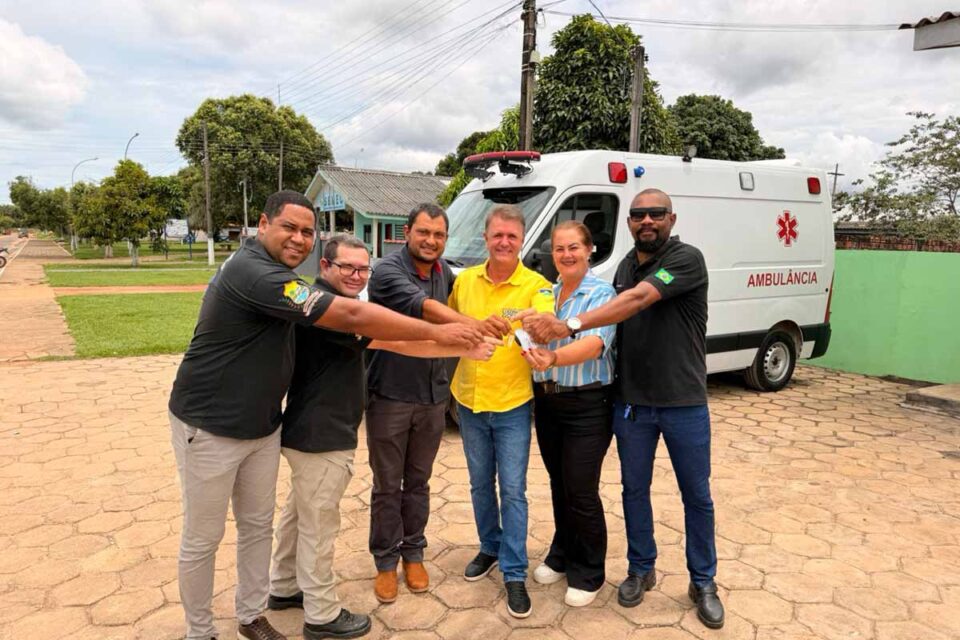 <div style="
                font-size: 18px;
                font-weight: bold;
                color: #0073aa;
                margin-bottom: 5px;
                text-transform: uppercase;
            ">TRANSPORTE DE PACIENTES</div>Deputado Luizinho Goebel entrega ambulância para reforçar transporte de pacientes em Pimenteiras do Oeste