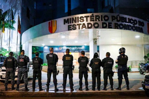 Operação Tribunal Vermelho cumpre 15 prisões e 28 mandados em ação contra facção em Porto Velho