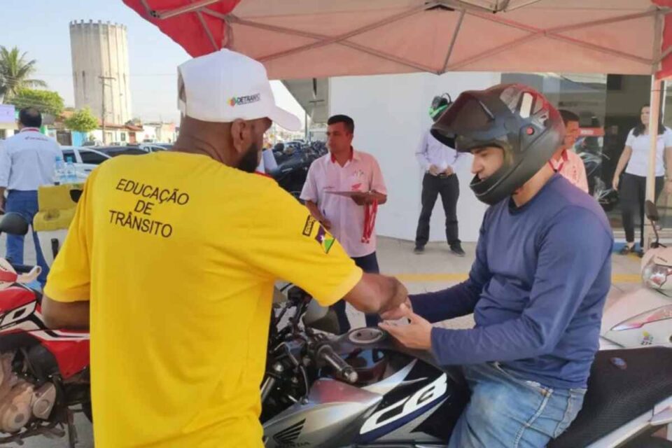 <div style="
                font-size: 18px;
                font-weight: bold;
                color: #0073aa;
                margin-bottom: 5px;
                text-transform: uppercase;
            ">CONQUISTA</div>Lei garante respaldo jurídico a servidores da Escola Pública de Trânsito e amplia ações educativas em Rondônia