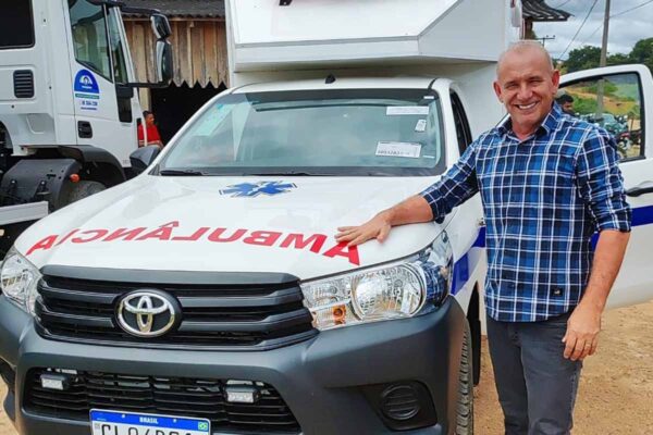 Nova Mamoré recebe terceira ambulância destinada por Ezequiel Neiva para reforçar atendimento em Palmeiras