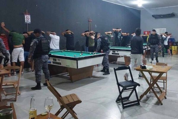 Polícia Militar realiza Operação Ordo Noctis e conduz proprietário de bar por suspeita de venda de álcool a menor em Pimenta Bueno