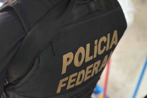 PF apreende armas e cumpre 15 mandados em operação contra tráfico internacional de drogas em Rondônia