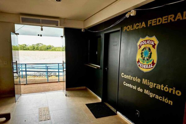 Polícia Federal reinaugura sala de atendimento migratório no Porto Oficial de Guajará-Mirim