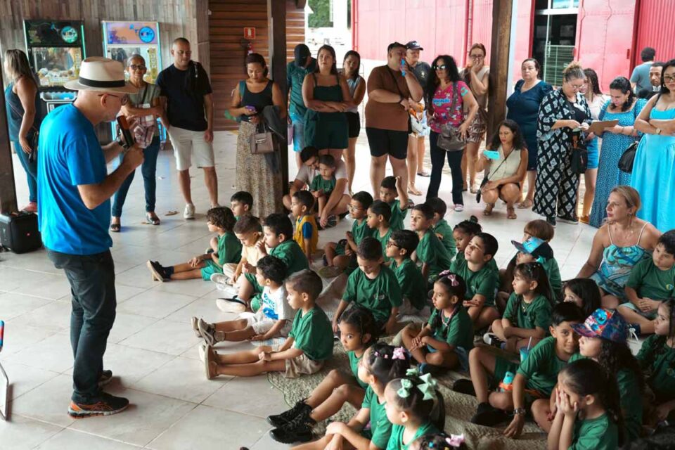 <div style="
                font-size: 18px;
                font-weight: bold;
                color: #0073aa;
                margin-bottom: 5px;
                text-transform: uppercase;
            ">TURISMO EDUCATIVO</div>Projeto educacional leva alunos ao rio Madeira e reforça identidade histórica em Porto Velho