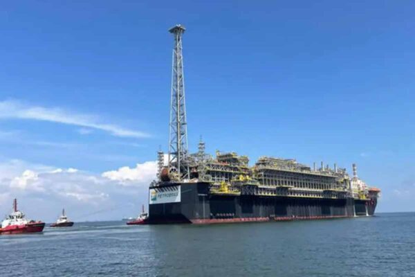 ANP determina oferta imediata de diesel e gasolina e cobra dados da Petrobras sobre importações