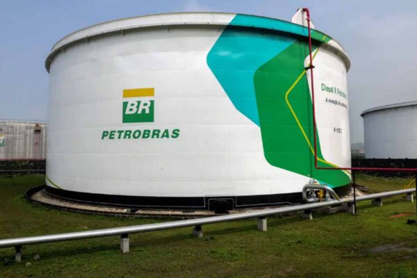 Governo federal intensifica monitoramento do mercado de combustíveis após conflito no Oriente Médio