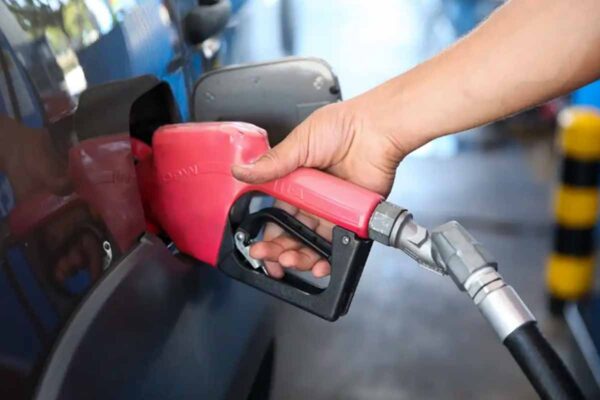 Fiscalização de combustíveis é ampliada após alta de preços; governo mobiliza mais de 100 Procons