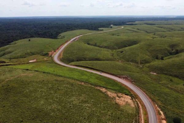 Pavimentação da Rodovia do Boi fortalece logística do agronegócio e impulsiona desenvolvimento no Cone Sul de Rondônia
