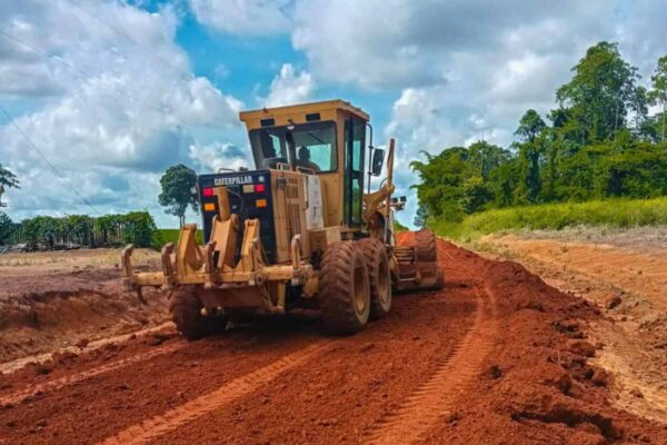 Governo de Rondônia intensifica manutenção na RO-458 para melhorar tráfego entre Alto Paraíso e Triunfo