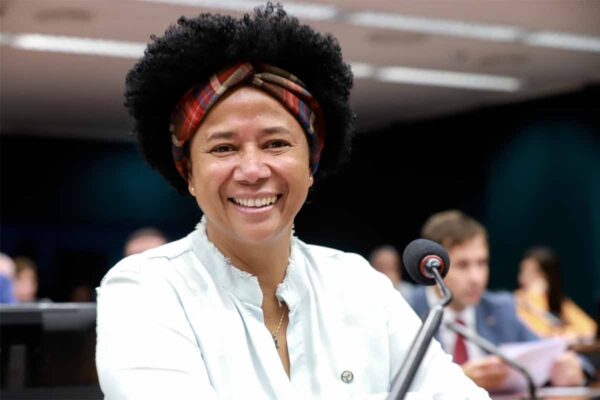 Mandato de Sílvia Cristina garante capacitação sobre neurodivergência em Porto Velho por meio do projeto Cidadania Plena do IFRO