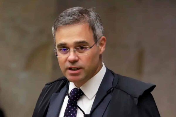 Mendonça determina que Alcolumbre leia pedido de prorrogação da CPMI do INSS