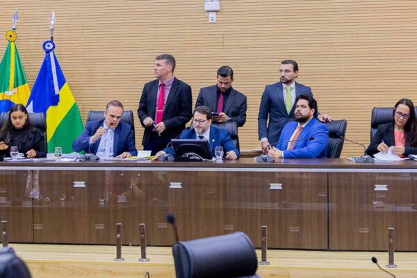 Assembleia de Rondônia aprova reestruturação do Fitha com repasse direto a municípios e gestão pelo DER