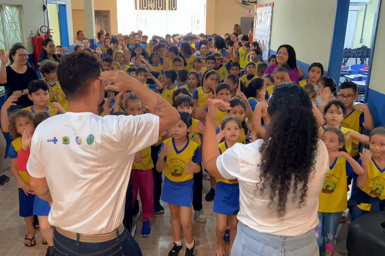 Aulas na Escola Santo Antônio I são retomadas após normalização do transporte coletivo em Porto Velho
