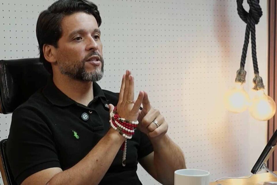 Se eleito governador, Camargo diz que primeiro ato será nomear sacerdote católico para acompanhá-lo: “Vou levar Deus comigo”