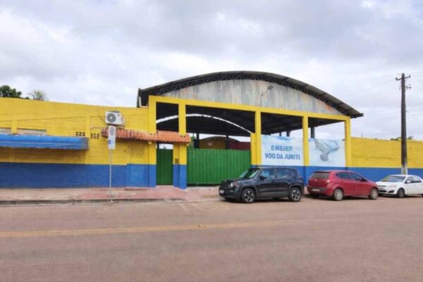 Adequação elétrica adia início das aulas na Escola Vôo da Juriti em Porto Velho