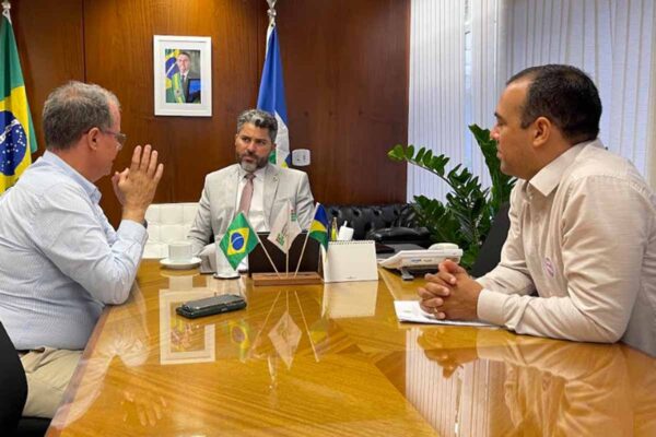 Marcos Rogério articula recursos para novo hospital em Colorado do Oeste