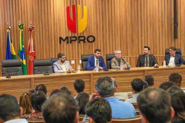 Jornada Tech.RO destaca uso de tecnologia para modernizar gestão pública e lança assistente virtual “Rô” em Rondônia