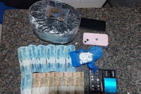 Operação da Polícia Militar em Cacoal resulta em apreensão de drogas e prisão de suspeitos por tráfico