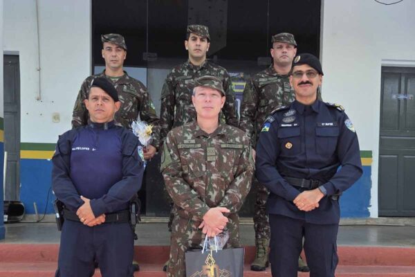 Reunião entre Exército Brasileiro e Polícia Militar reforça cooperação institucional em Porto Velho