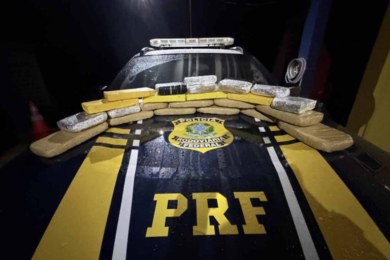 PRF apreende quase 19 kg de drogas na BR-364 em Porto Velho e prende duas mulheres