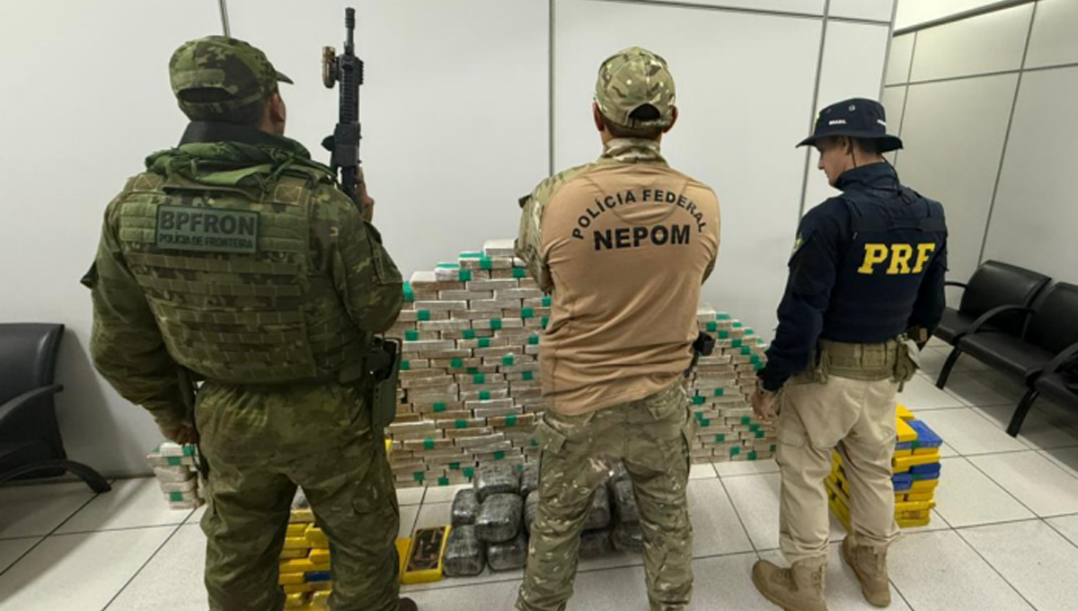 Operação conjunta apreende 391 kg de drogas e arma de fogo em embarcação no Rio Abunã, em Porto Velho