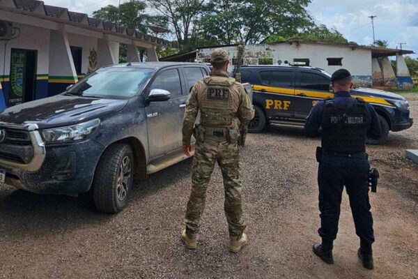 Caminhonete roubada em MG é recuperada na BR-364 após ação conjunta da PRF e PM em Rondônia