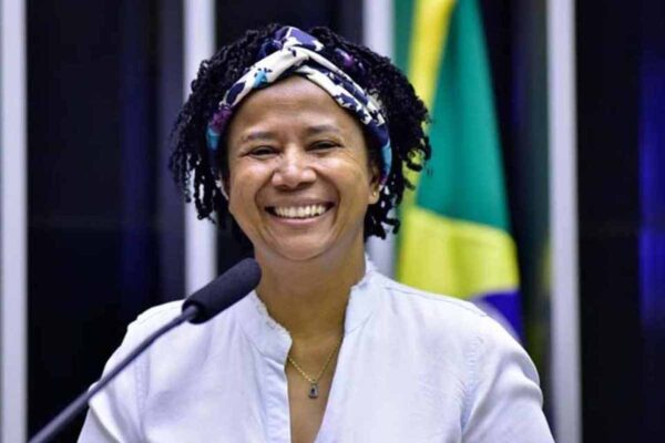 Deputada Sílvia Cristina participa de reunião em Novo Plano e confirma R$ 770 mil para reforçar a saúde em Chupinguaia