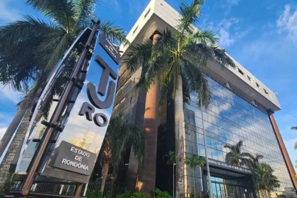 TJRO invalida lei de Machadinho d’Oeste que previa transporte escolar gratuito para alunos da rede privada