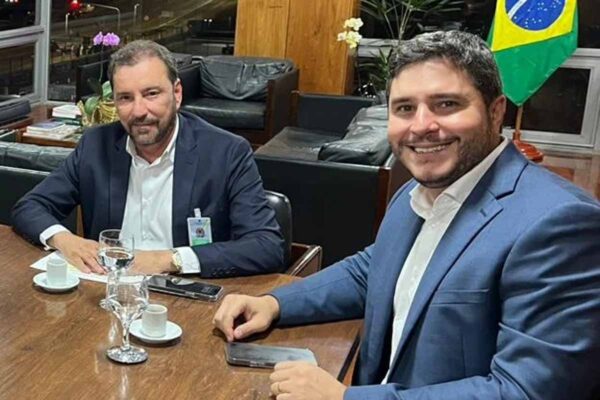 Hildon reage a cobrança sobre Maurício Carvalho e pedágio da BR-364: “Você não conhece o funcionamento do Congresso Nacional”