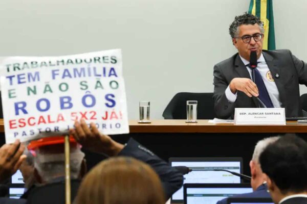 Câmara instala comissão para analisar PEC que extingue escala 6×1 e reduz jornada de trabalho