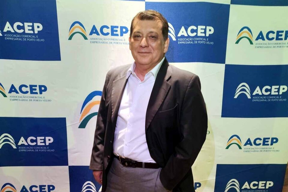 <div style="
                font-size: 18px;
                font-weight: bold;
                color: #0073aa;
                margin-bottom: 5px;
                text-transform: uppercase;
            ">ESCALA 6X1</div>O que realmente importa na discussão da jornada de trabalho