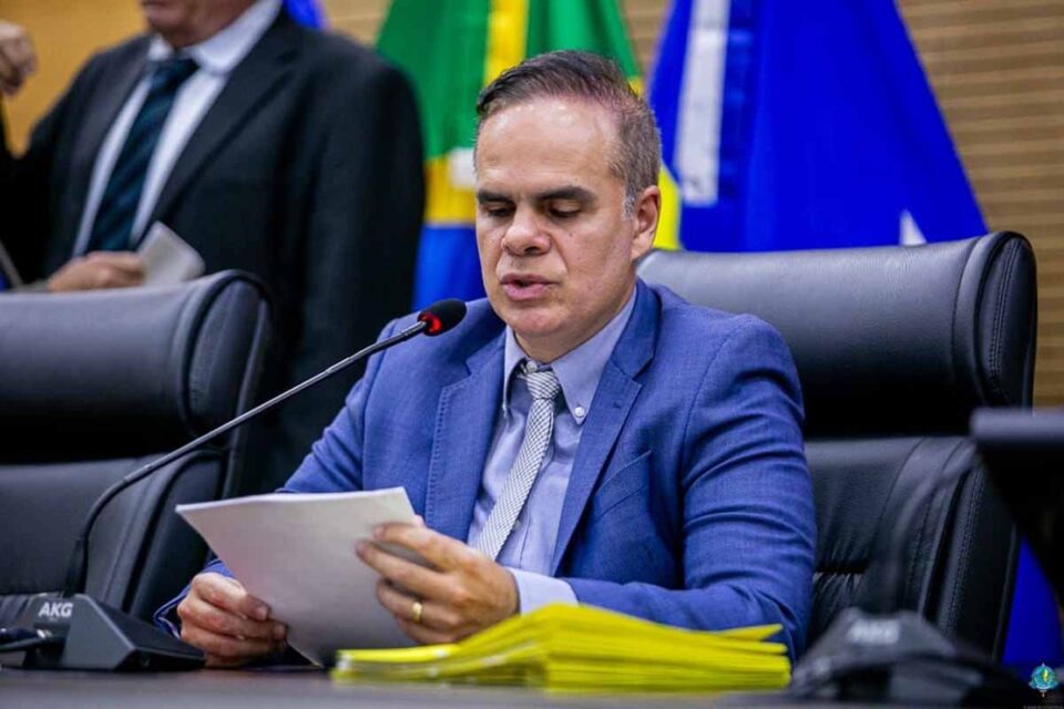 <div style="
                font-size: 18px;
                font-weight: bold;
                color: #0073aa;
                margin-bottom: 5px;
                text-transform: uppercase;
            ">INVESTIMENTO PÚBLICO</div>Deputado Alan Queiroz destina R$ 50 mil para mobília do CAT e reforça turismo em Pimenteiras do Oeste