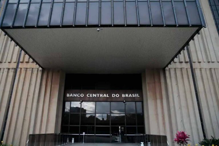 Copom decide taxa Selic com pressão inflacionária e expectativa de novo corte de juros