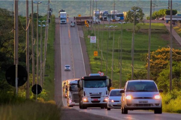 Novas regras para tirar a CNH entram em vigor e permitem início do processo por aplicativo